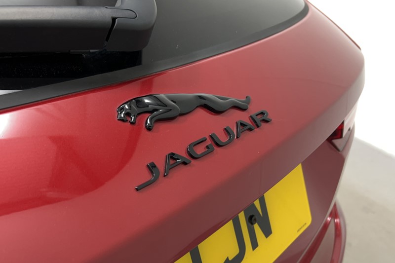 2023 (23) JAGUAR F-PACE 2.0 D200 R-Dynamic SE Black 5dr Auto AWD 5401326