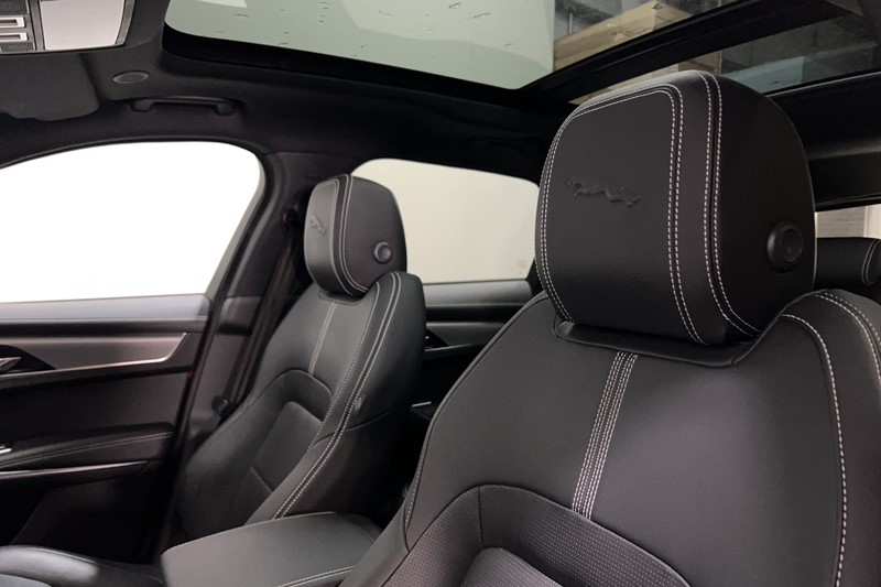 2023 (23) JAGUAR F-PACE 2.0 D200 R-Dynamic SE Black 5dr Auto AWD 5401316