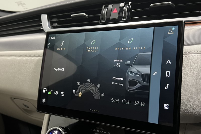 2022 (22) JAGUAR F-PACE 2.0 P400e R-Dynamic SE Black 5dr Auto AWD 5383530