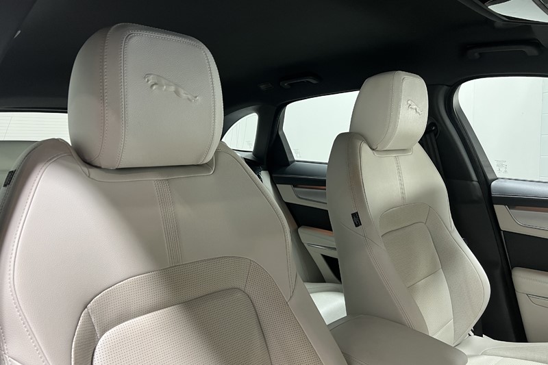 2022 (22) JAGUAR F-PACE 2.0 P400e R-Dynamic SE Black 5dr Auto AWD 5383520