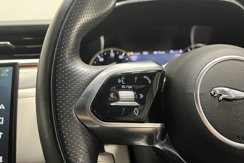 2022 (22) JAGUAR F-PACE 2.0 P400e R-Dynamic SE Black 5dr Auto AWD 5383522