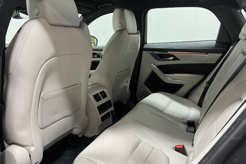 2022 (22) JAGUAR F-PACE 2.0 P400e R-Dynamic SE Black 5dr Auto AWD 5383535