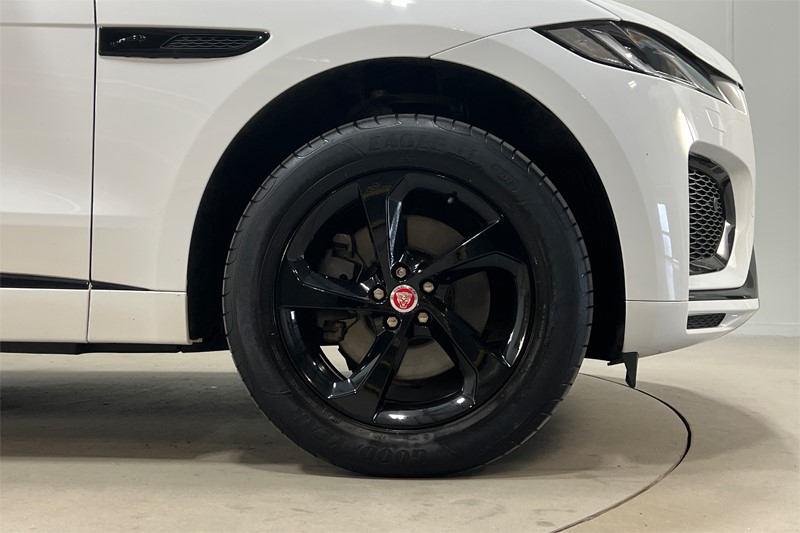 2022 (22) JAGUAR F-PACE 2.0 P400e R-Dynamic SE Black 5dr Auto AWD 5383511