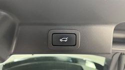 2022 (22) JAGUAR F-PACE 2.0 P400e R-Dynamic SE Black 5dr Auto AWD 5383539