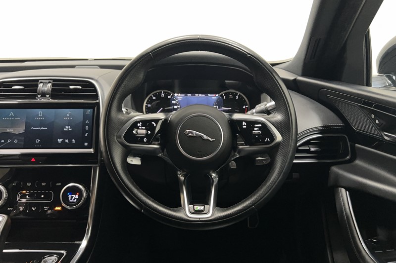 2021 (71) JAGUAR XE 2.0 D200 R-Dynamic Black 4dr Auto 5430009