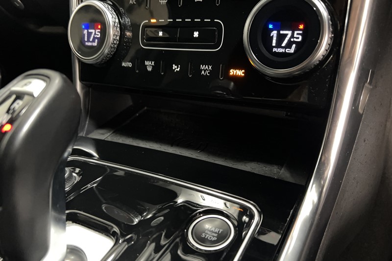 2021 (71) JAGUAR XE 2.0 D200 R-Dynamic Black 4dr Auto 5430022