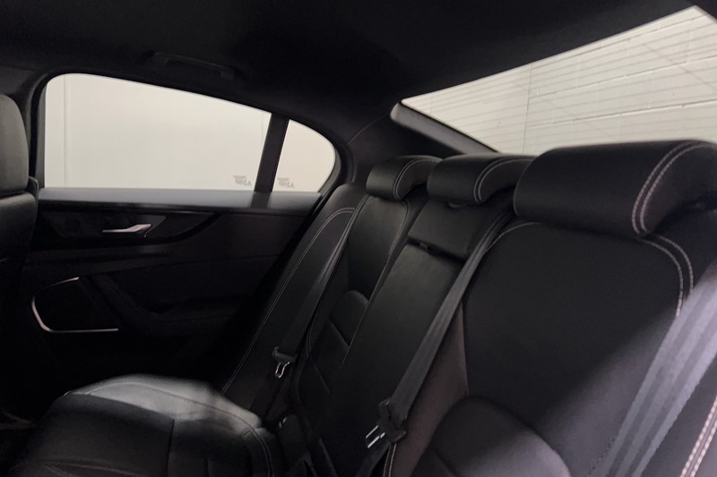 2021 (71) JAGUAR XE 2.0 D200 R-Dynamic Black 4dr Auto 5430037