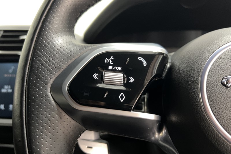 2021 (71) JAGUAR XE 2.0 D200 R-Dynamic Black 4dr Auto 5430019