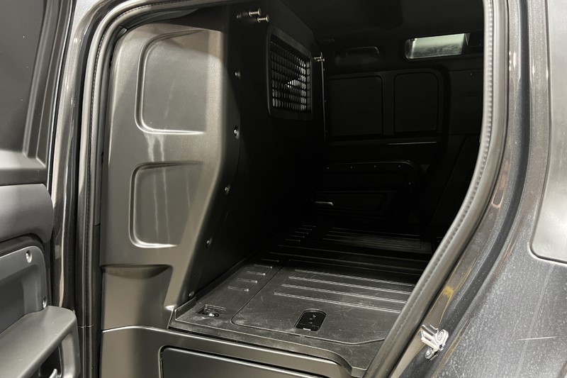 2025 (75) LAND ROVER COMMERCIAL DEFENDER 3.0 D350 Hard Top X-Dynamic HSE Auto 5404645