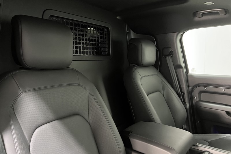 2025 (75) LAND ROVER COMMERCIAL DEFENDER 3.0 D350 Hard Top X-Dynamic HSE Auto 5404657