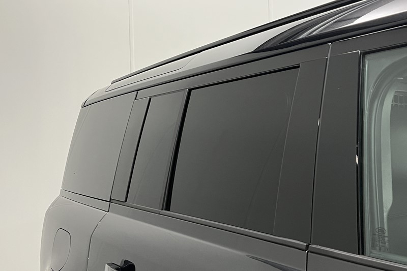 2025 (75) LAND ROVER COMMERCIAL DEFENDER 3.0 D350 Hard Top X-Dynamic HSE Auto 5404685