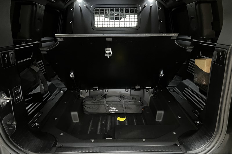 2025 (75) LAND ROVER COMMERCIAL DEFENDER 3.0 D350 Hard Top X-Dynamic HSE Auto 5404680