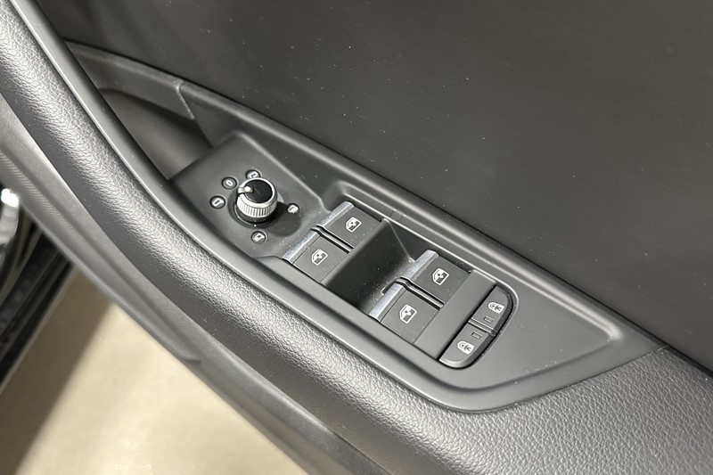 2022 (22) AUDI A4 35 TFSI Sport Edition 5dr S Tronic 5572601