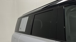 2021 (21) LAND ROVER DEFENDER 3.0 D300 HSE 110 5dr Auto 5427100