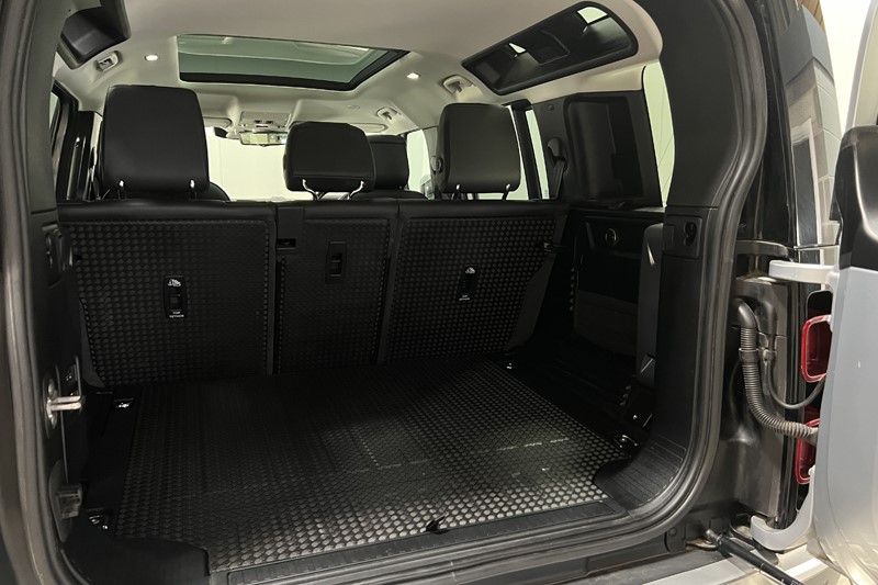 2021 (21) LAND ROVER DEFENDER 3.0 D300 HSE 110 5dr Auto 5427095