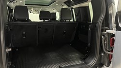 2021 (21) LAND ROVER DEFENDER 3.0 D300 HSE 110 5dr Auto 5427095