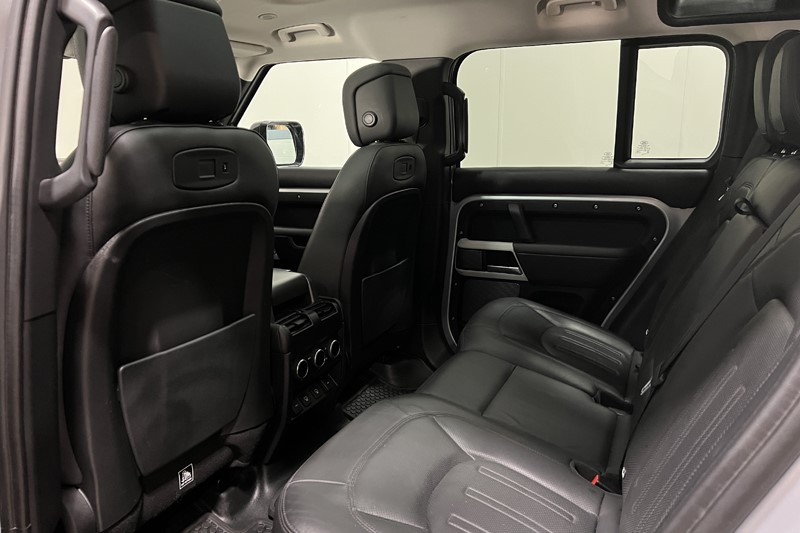 2021 (21) LAND ROVER DEFENDER 3.0 D300 HSE 110 5dr Auto 5427092