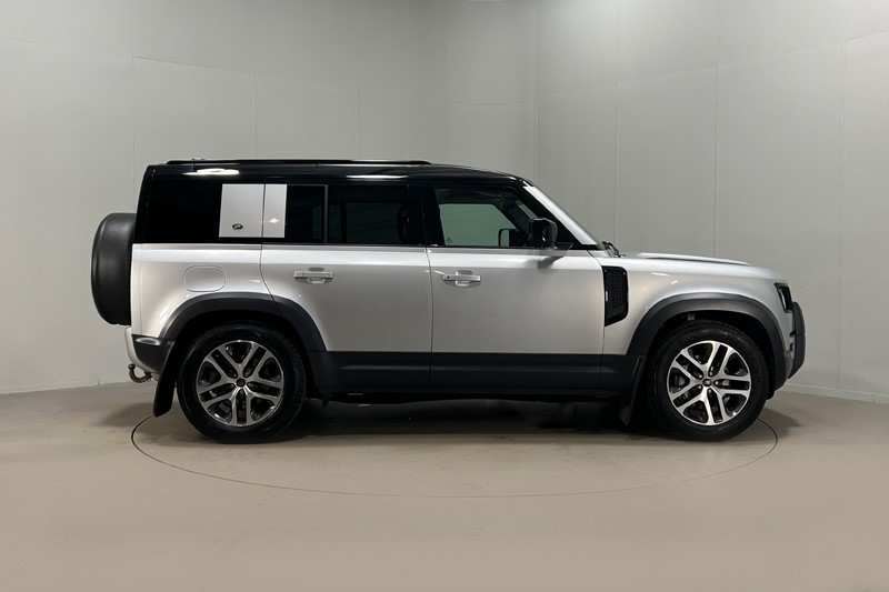 2021 (21) LAND ROVER DEFENDER 3.0 D300 HSE 110 5dr Auto 5427058