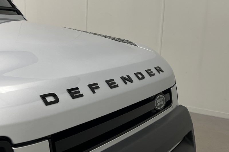 2021 (21) LAND ROVER DEFENDER 3.0 D300 HSE 110 5dr Auto 5427106