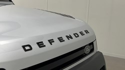 2021 (21) LAND ROVER DEFENDER 3.0 D300 HSE 110 5dr Auto 5427106
