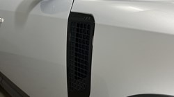 2021 (21) LAND ROVER DEFENDER 3.0 D300 HSE 110 5dr Auto 5427103