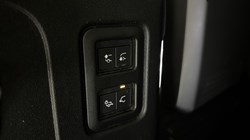 2021 (21) LAND ROVER DEFENDER 3.0 D300 HSE 110 5dr Auto 5427096