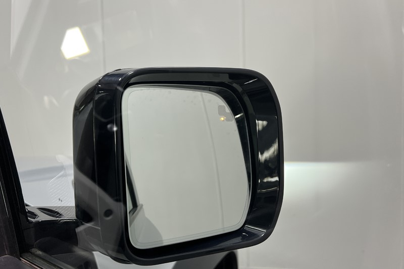 2021 (21) LAND ROVER DEFENDER 3.0 D300 HSE 110 5dr Auto 5427069