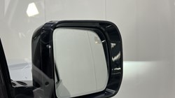 2021 (21) LAND ROVER DEFENDER 3.0 D300 HSE 110 5dr Auto 5427069
