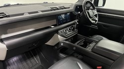 2021 (21) LAND ROVER DEFENDER 3.0 D300 HSE 110 5dr Auto 5427090