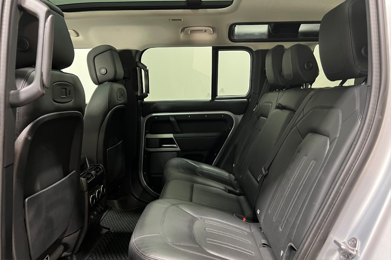 2021 (21) LAND ROVER DEFENDER 3.0 D300 HSE 110 5dr Auto 5427057