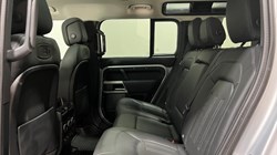 2021 (21) LAND ROVER DEFENDER 3.0 D300 HSE 110 5dr Auto 5427057