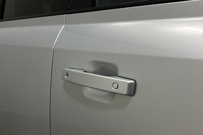 2021 (21) LAND ROVER DEFENDER 3.0 D300 HSE 110 5dr Auto 5427101