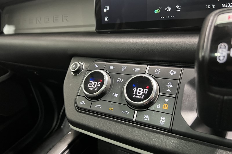 2021 (21) LAND ROVER DEFENDER 3.0 D300 HSE 110 5dr Auto 5427078