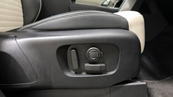 2024 (73) LAND ROVER DISCOVERY 3.0 D300 Dynamic HSE 5dr Auto 5421118