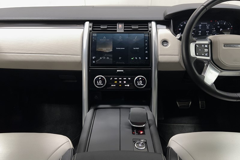 2024 (73) LAND ROVER DISCOVERY 3.0 D300 Dynamic HSE 5dr Auto 5421110