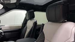 2024 (73) LAND ROVER DISCOVERY 3.0 D300 Dynamic HSE 5dr Auto 5421138