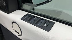 2024 (73) LAND ROVER DISCOVERY 3.0 D300 Dynamic HSE 5dr Auto 5421116