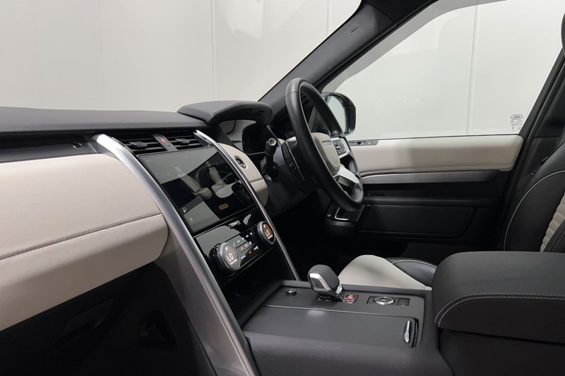 2024 (73) LAND ROVER DISCOVERY 3.0 D300 Dynamic HSE 5dr Auto 5421137