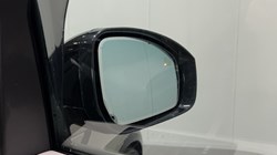 2024 (73) LAND ROVER DISCOVERY 3.0 D300 Dynamic HSE 5dr Auto 5421117
