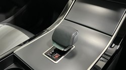 2025 (74) LAND ROVER RANGE ROVER EVOQUE 1.5 P270e Dynamic SE 5dr Auto 5425387