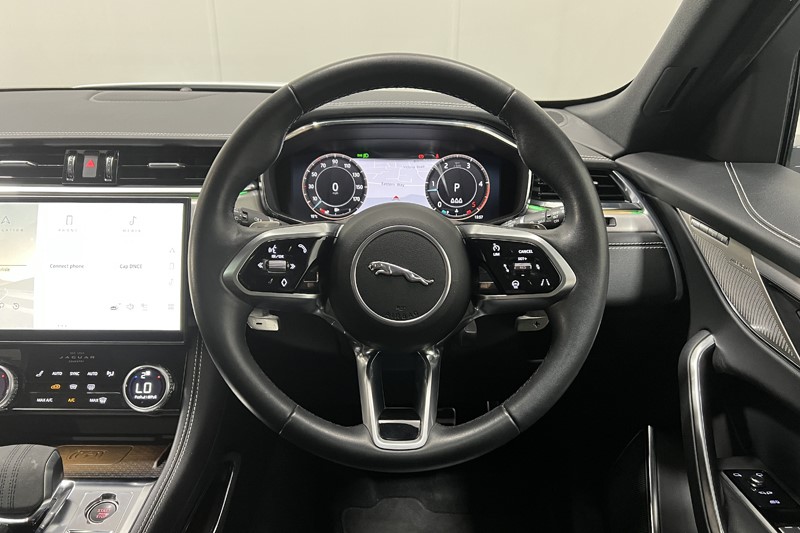 2023 (23) JAGUAR F-PACE 2.0 D200 R-Dynamic SE Black 5dr Auto AWD 5435008