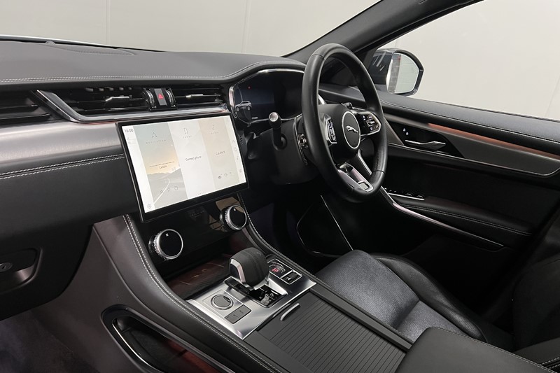 2023 (23) JAGUAR F-PACE 2.0 D200 R-Dynamic SE Black 5dr Auto AWD 5435032