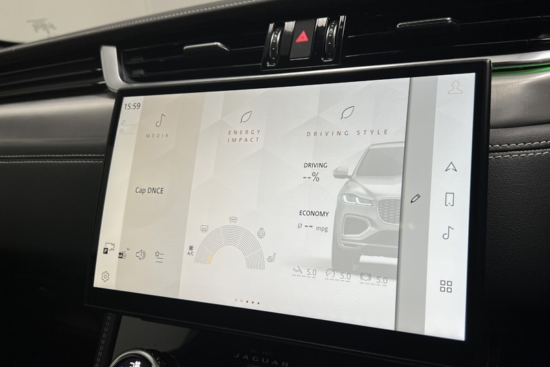 2023 (23) JAGUAR F-PACE 2.0 D200 R-Dynamic SE Black 5dr Auto AWD 5435027
