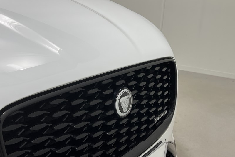 2023 (23) JAGUAR F-PACE 2.0 D200 R-Dynamic SE Black 5dr Auto AWD 5435045