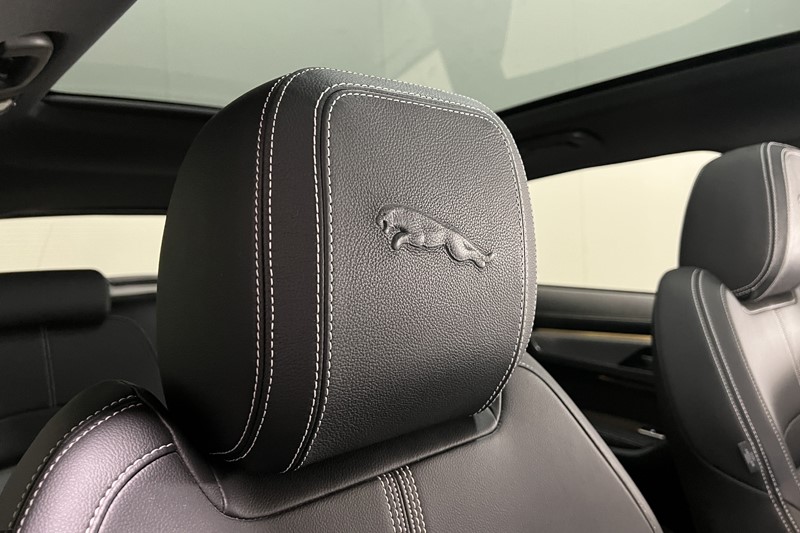 2023 (23) JAGUAR F-PACE 2.0 D200 R-Dynamic SE Black 5dr Auto AWD 5435017
