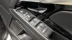 2021 (21) LAND ROVER RANGE ROVER EVOQUE 2.0 D200 R-Dynamic HSE 5dr Auto 5461774