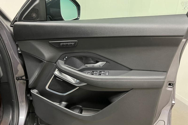 2023 (72) JAGUAR E-PACE 1.5 P300e R-Dynamic SE 5dr Auto 5441623