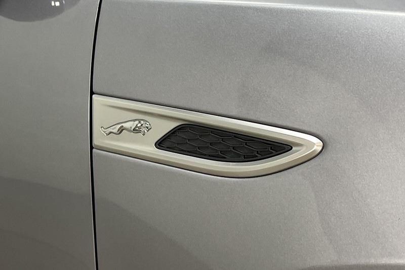 2023 (72) JAGUAR E-PACE 1.5 P300e R-Dynamic SE 5dr Auto 5441658