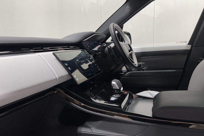 2024 (24) LAND ROVER RANGE ROVER SPORT 3.0 D300 Dynamic SE 5dr Auto 5429648