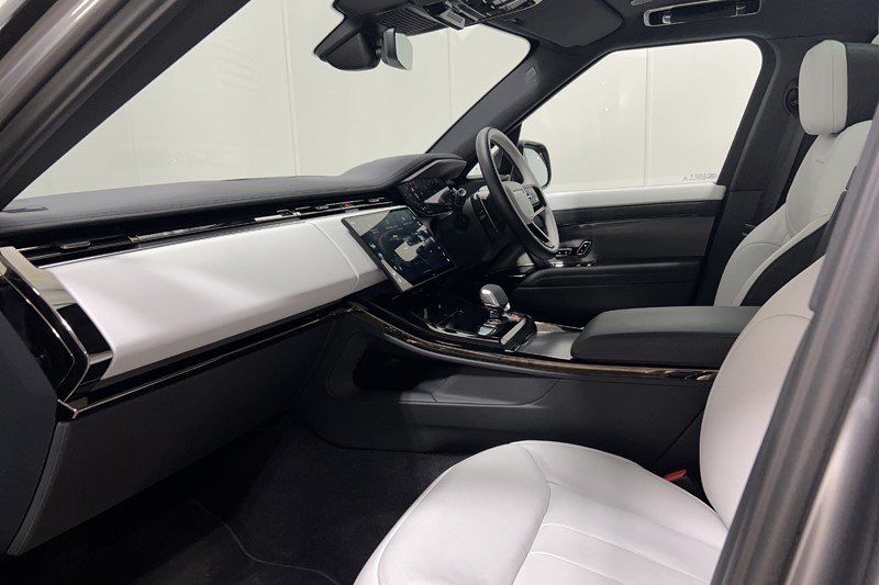 2024 (24) LAND ROVER RANGE ROVER SPORT 3.0 D300 Dynamic SE 5dr Auto 5429647